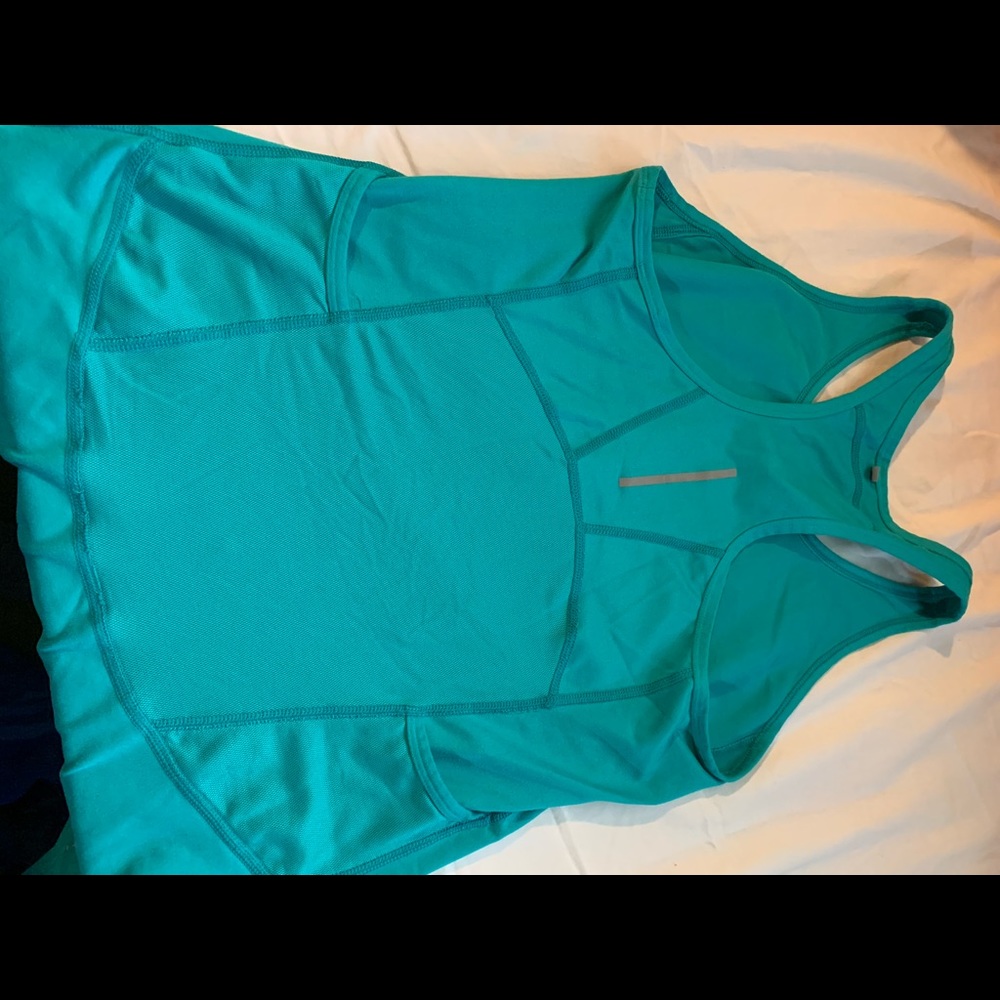 Nike t back dri fit tank with pockets